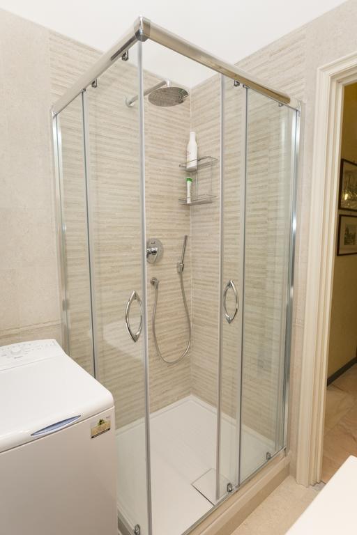 Chigi Apartment Rome